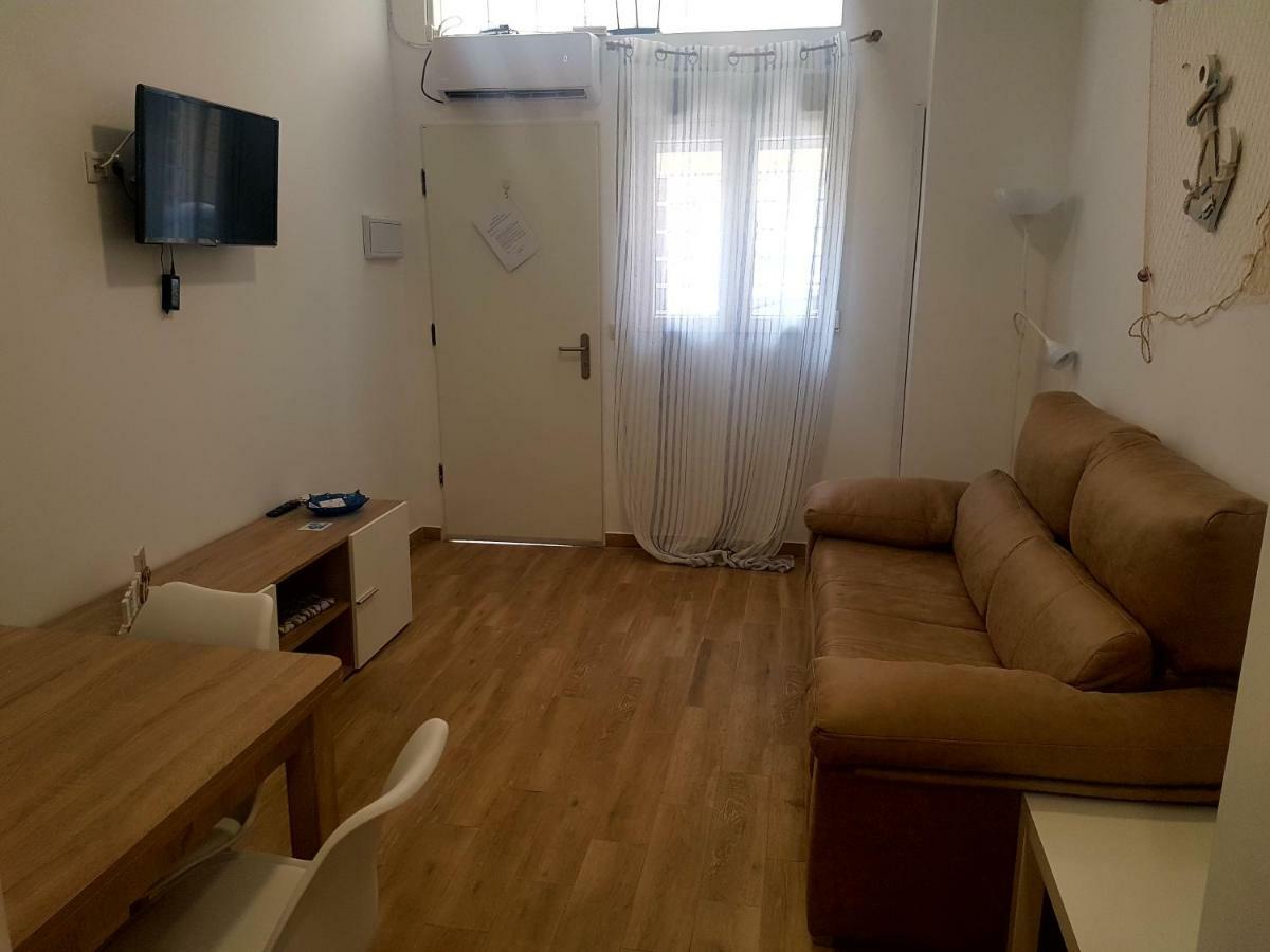 Apartments Naty Beach Малага Екстериор снимка